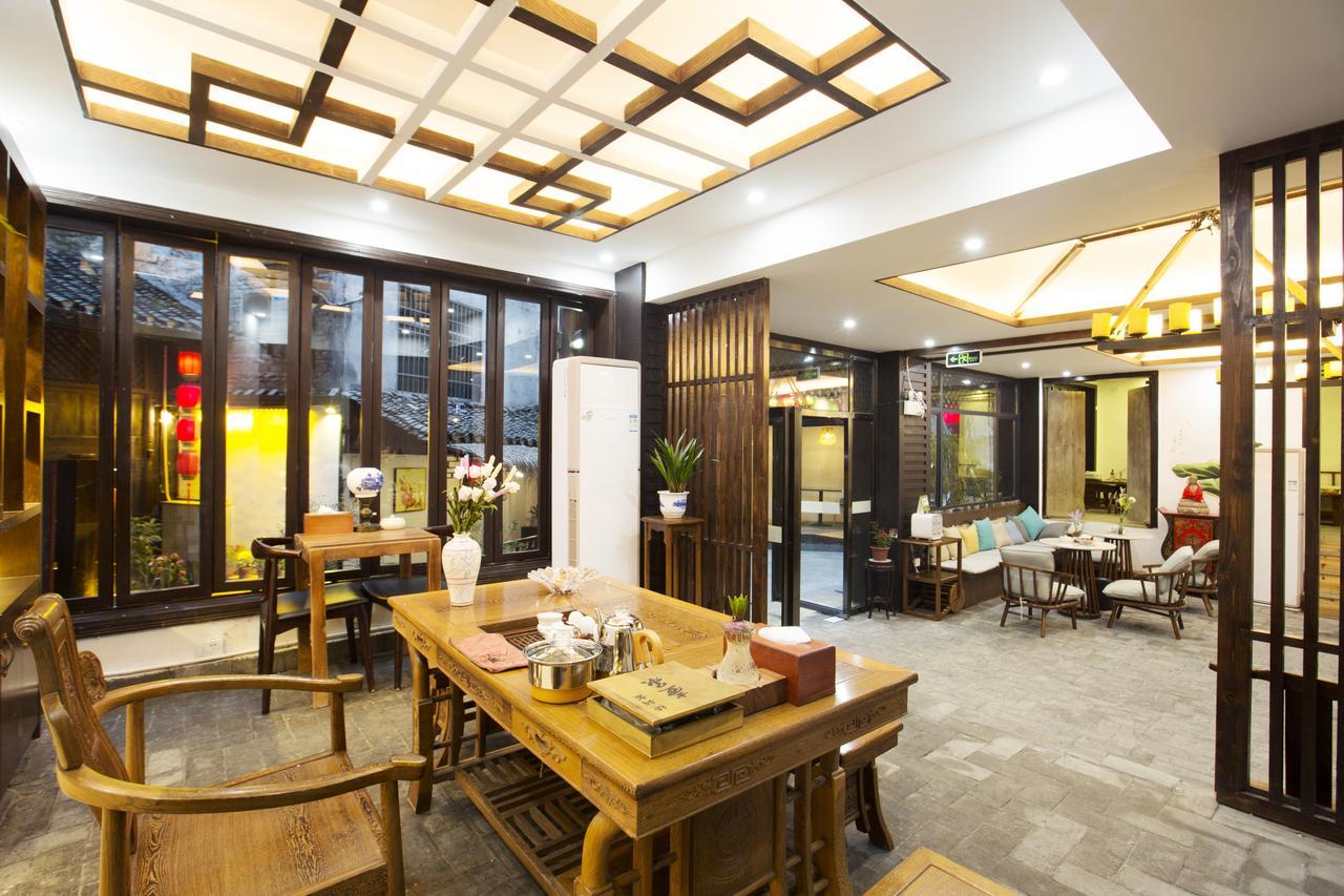 Fenghuang Poshan Inn Фенян Екстериор снимка