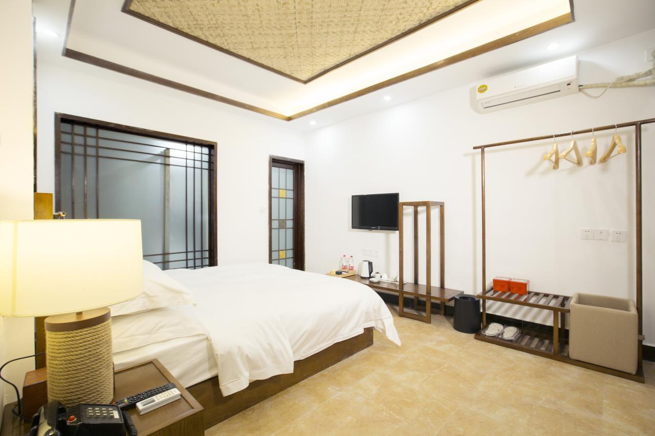 Fenghuang Poshan Inn Фенян Екстериор снимка