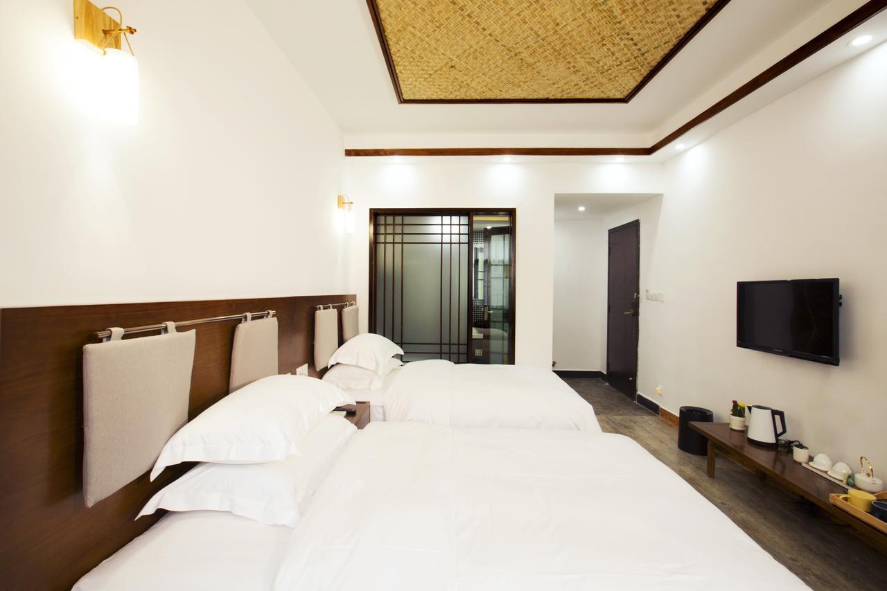 Fenghuang Poshan Inn Фенян Екстериор снимка